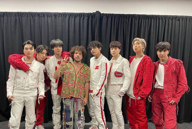 BTS y Benny Blanco.