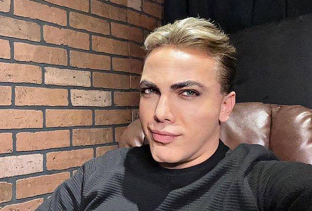 Cristian Castro reaparece en redes irreconocible.