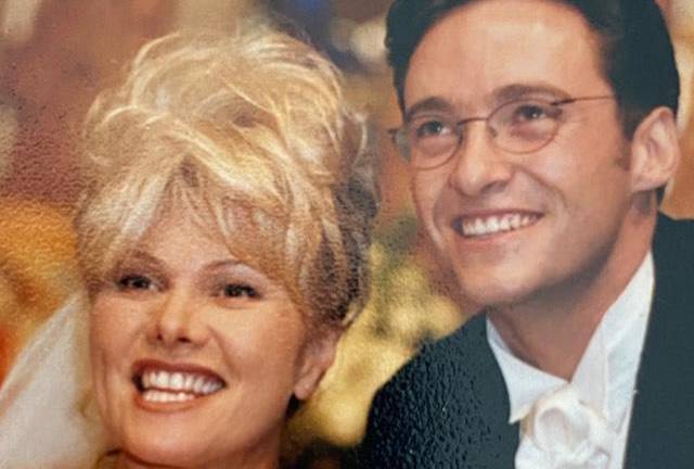 El actor australiano Hugh Jackman conmemoró 25 años de matrimonio con su esposa, la actriz y productora Deborra-Lee Furness.