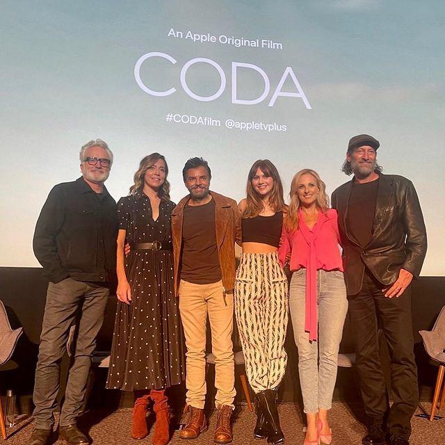 $!Eugenio Derbez y el elenco de la película.