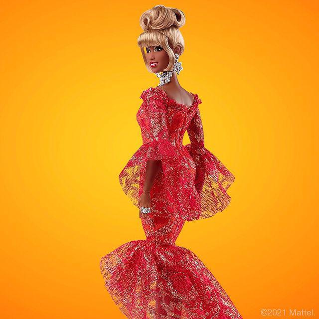 $!Brinda Barbie homenaje a Celia Cruz y Julia Álvarez