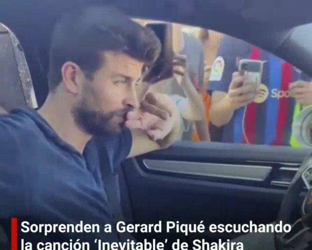 Reciben a Piqué en Barcelona con canción de Shakira