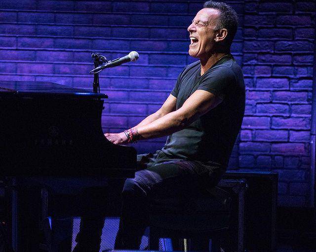 Bruce Springsteen es galardonado con el Premio Woody Guthrie 2021