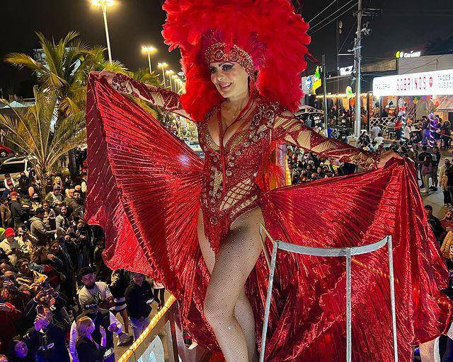 Brilla Maribel Guardia en el Carnaval de Mazatlán