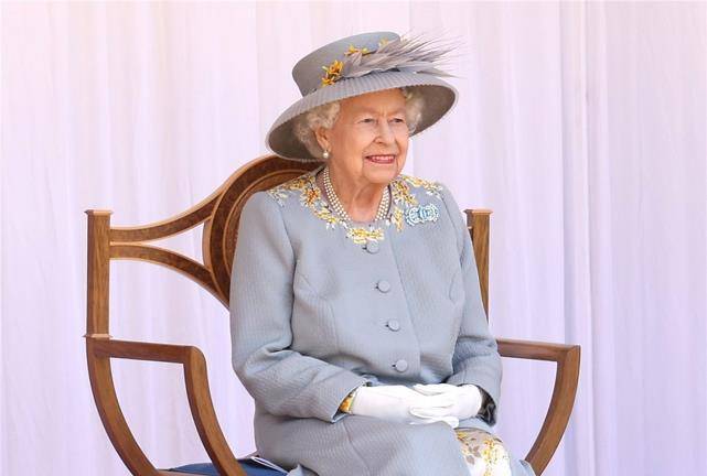 Reina Isabel II