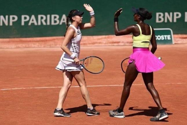 Giuliana Olmos y Asia Muhammad se despiden en el Dobles Femenil.