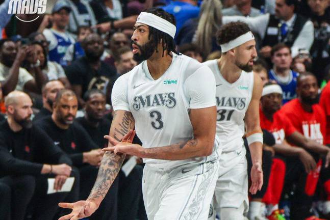 Anthony Davis realizó un gran partido antes de lesionarse.