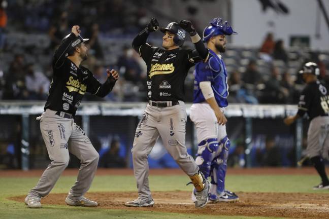 Sultanes aprovechó el quinto inning para anotar en nueve ocasiones.