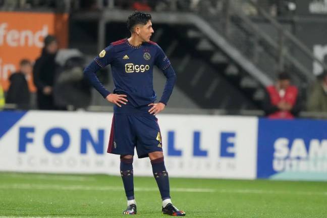 Edson Álvarez y el Ajax empatan 3-3 con el Emmen.