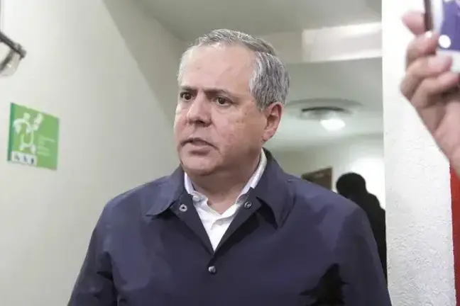 Vargas Landeros será sometido a un juicio que podría llevar al desafuero, luego de que la FGE solicitó dicho proceso en su contra al Congreso de Sinaloa.