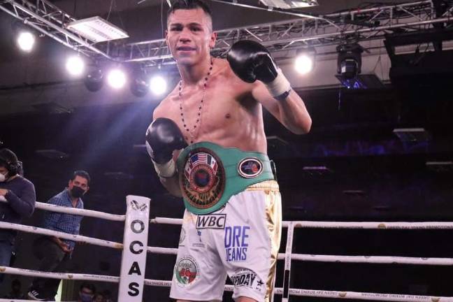 Eliot Chávez se quedó con el título con un fuerte derechazo.