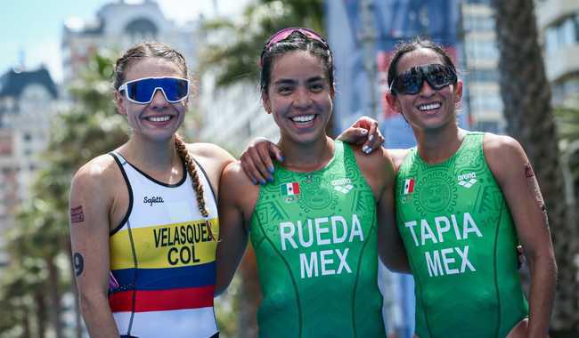 Lizeth Rueda conquista oro histórico en el triatlón de Santiago 2023