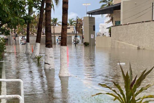 $!Inundación en Conapesca es por falta de presión de la bomba: Alcalde de Mazatlán