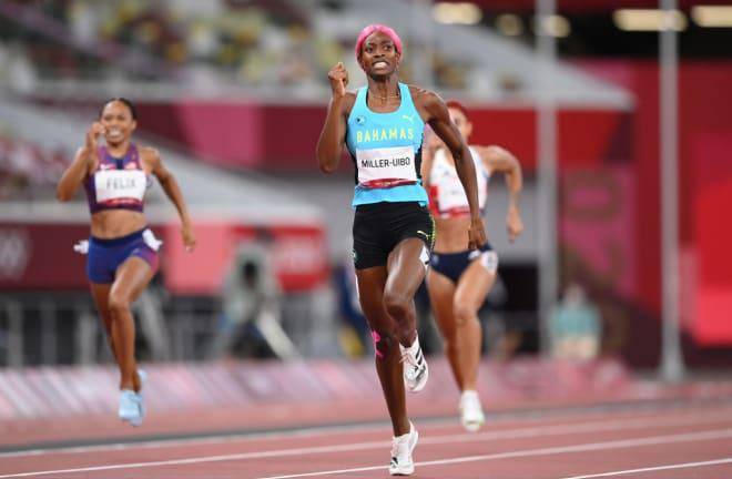 Shaunae Miller gana la prueba.