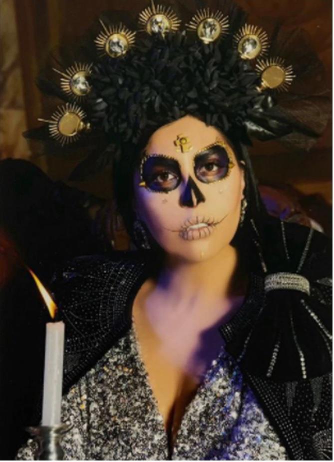 $!Christian Nodal y Belinda sorprenden con maquillaje de catrín en el festejo de Cristy Nodal