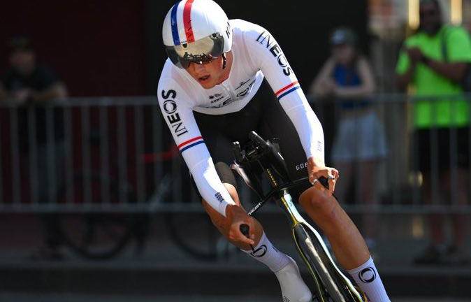 Joshua Tarling se quedó con la contrarreloj individual del Giro de Italia.