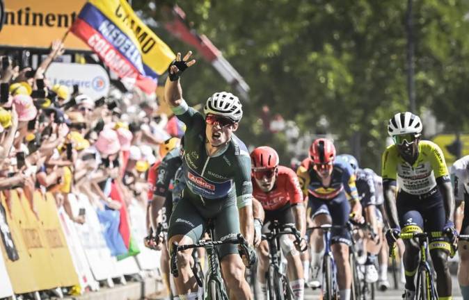 Jasper Philipsen lleva tres de tres en el Tour.