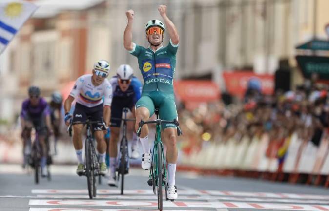 Mads Pedersen superó en el sprint final al venezolano Orluis Aular y al italiano Marco Frigo.