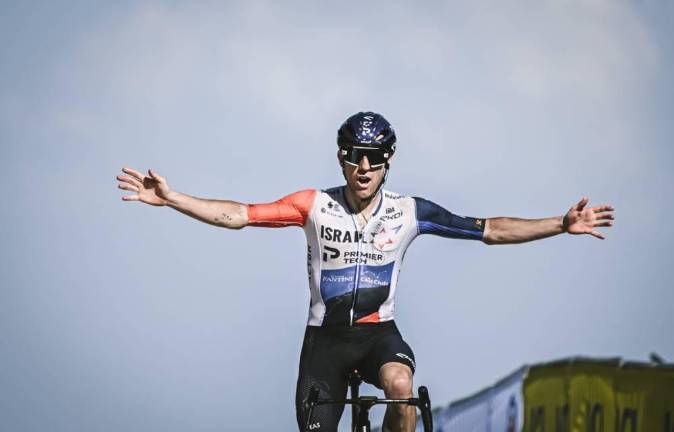 Michael Woods se encumbra en el Puy de Dôme.