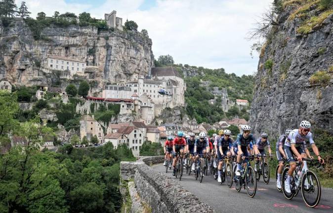 Se realiza la etapa 12 entre Aurillac y Villeneuve-Sur-Lot.