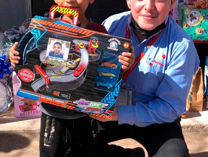 Soriana y Pro-familia de Jornaleros celebran fiesta del Día de Reyes
