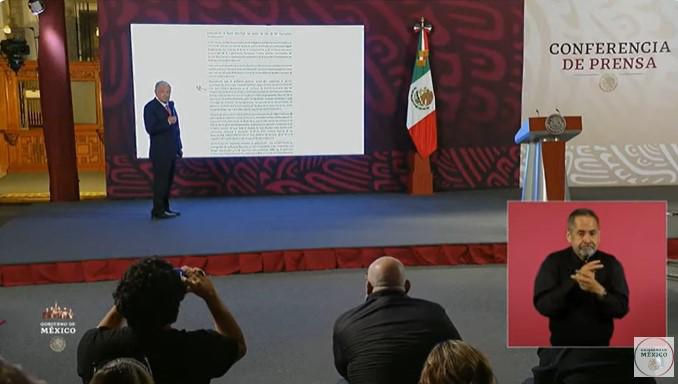 Hasta en última carta a los padres de Ayotzinapa, AMLO defendió al Ejército; cede caso a Sheinbaum