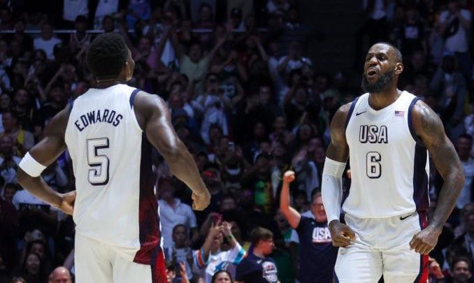 LeBron James lidera al equipo estadounidense.
