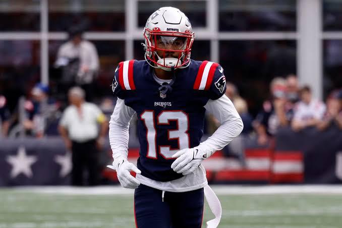 Jugador de Patriots, arrestado en aeropuerto por cargos de armas de fuego