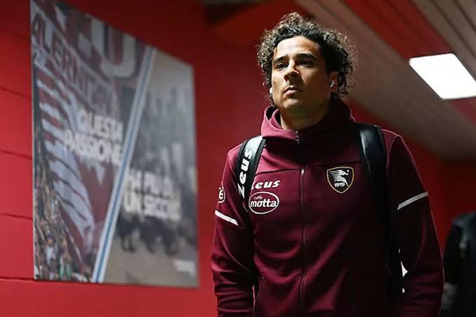 Memo Ochoa se quedará en el Salernitana