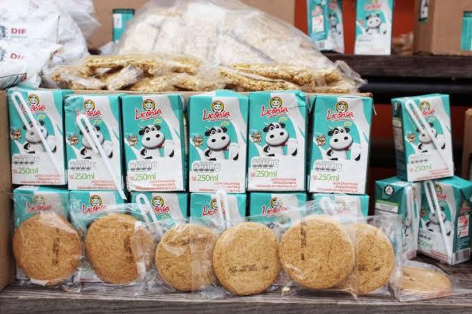 $!En pandemia y con escuelas cerradas, tres estados compraron miles de desayunos escolares sin tener cómo distribuirlos