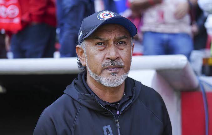 Raúl Gutiérrez terminó su aventura como DT de Cruz Azul.