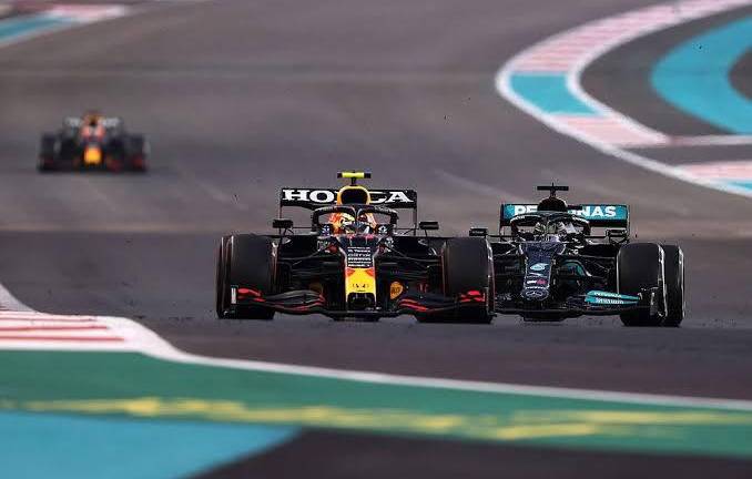 Sergio “Checo” Pérez no pudo terminar el sprint del Gran Premio de Catar 2023.