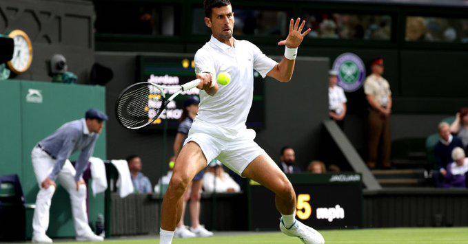 Novak Djokovic avanza a la tercera ronda.