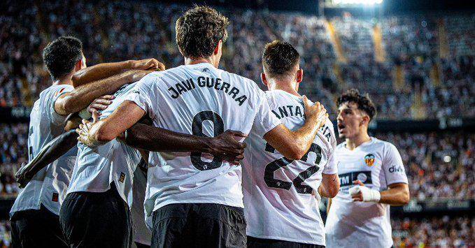 El Valencia sumó su primera victoria de la temporada y de pasó, le cortó el paso invicto al Getafe.