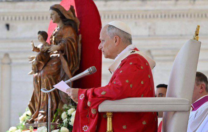 El Pontífice llama a una Iglesia sin muros y denuncia la indiferencia y la violencia.