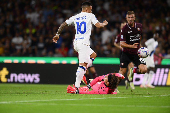 Inter de Milán vapuleó a la Salernitana de Guillermo Ochoa