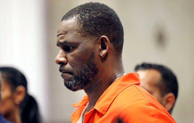 El cantante R. Kelly sumará más años a la condena actual que tiene de 30 años de cárcel.