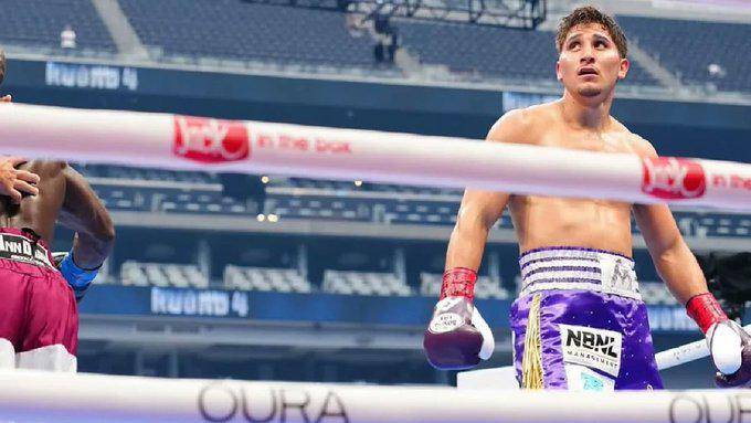 Marco Verde habló después de su victoria por KO técnico ante Sona Akale.