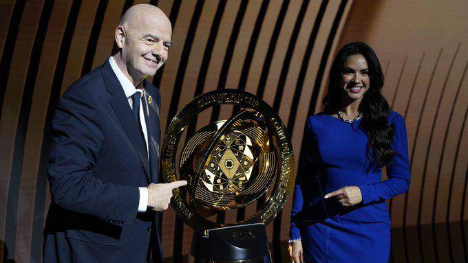 Gianni Infantino dice no preocuparse por las bajas entradas que se han vendido para el Mundial de Clubes.