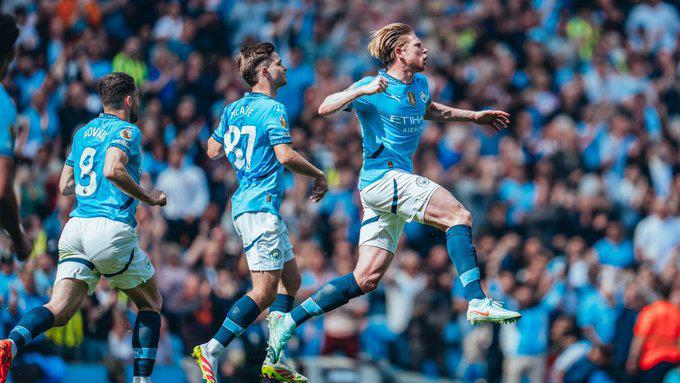 Kevin De Bruyne marca el gol del triunfo del Manchester City.