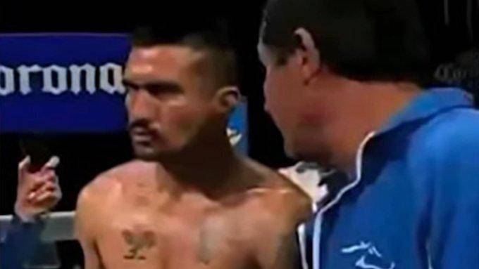 El ex boxeador mexicano Roberto Tamayo apareció muerto en un terreno baldío junto a un narcomensaje.