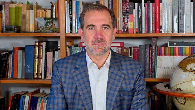 Corte concede amparo a Lorenzo Córdova; SEP deberá retirar supuestas ofensas de libros de texto