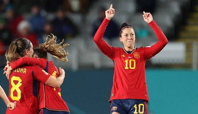 España, primera clasificada para octavos de final junto a Japón.