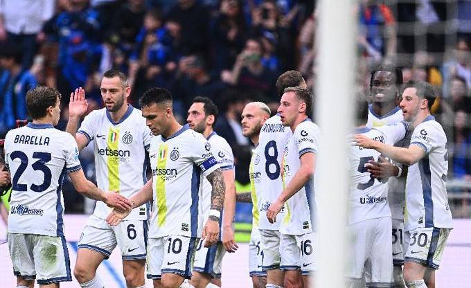 Inter saca seis puntos de ventaja al Napoli.