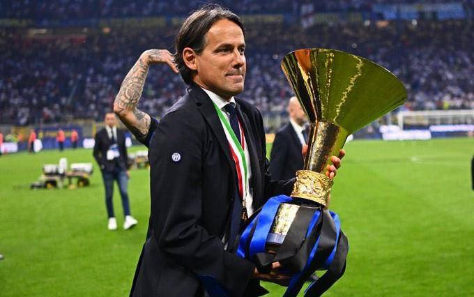 Simone Inzaghi no es más el director técnico del Inter de Milán.