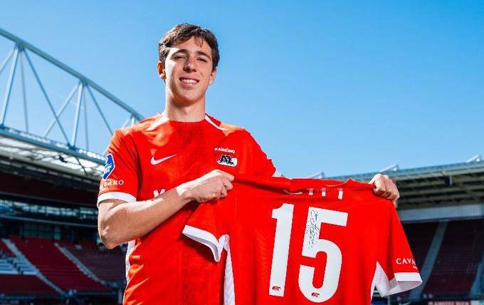 Mateo Chávez ingresa al minuto 73.