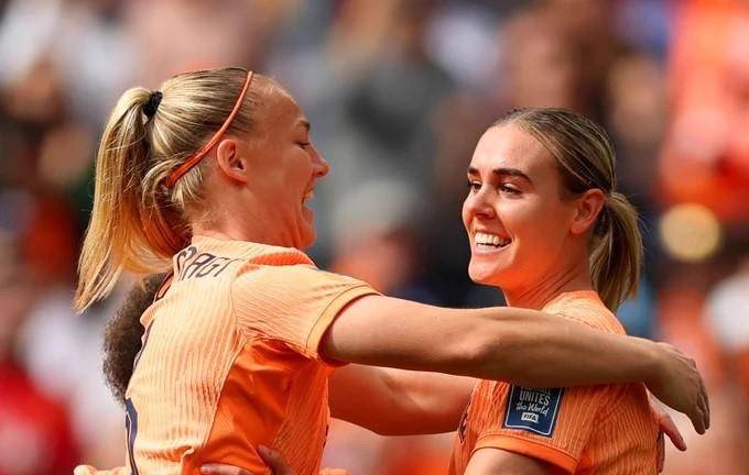 Con un gol en cada tiempo, las neerlandesas consiguieron un sólido triunfo.