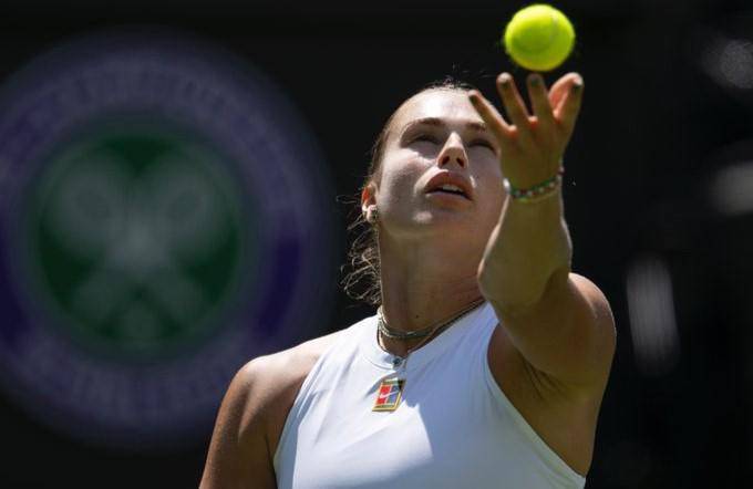 Sabalenka no se deja sorprender por Branstine en Wimbledon
