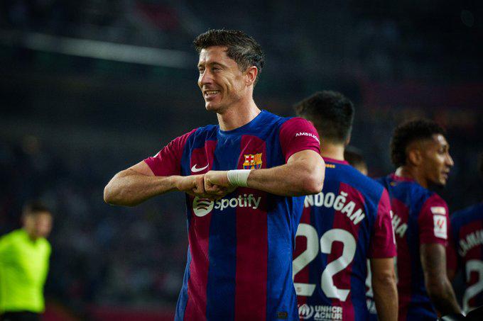 Lewandowski evita otro susto para el Barcelona