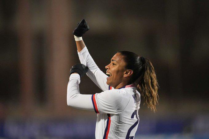 Federación de Futbol de Estados Unidos iguala salarios de mujeres y hombres